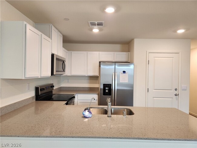 Building Photo - 6062 Lily Gdn St