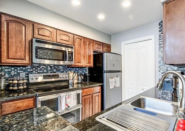 Building Photo - 6000 Shepherd Mountain Cv