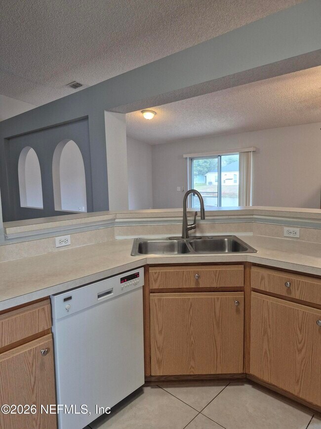 Building Photo - 1945 Millington Ln