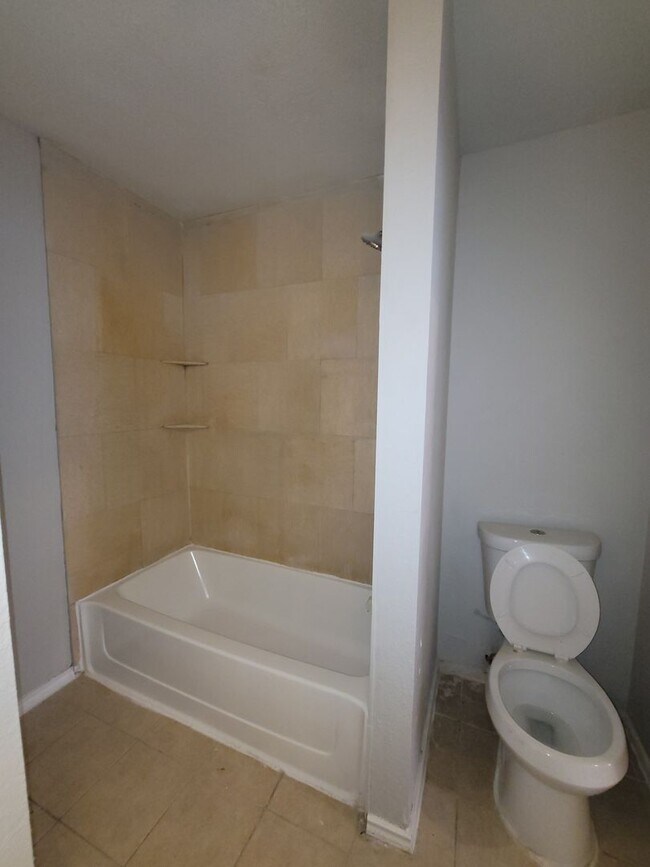 Building Photo - Spacious 2 bedroom in Balcones Heights