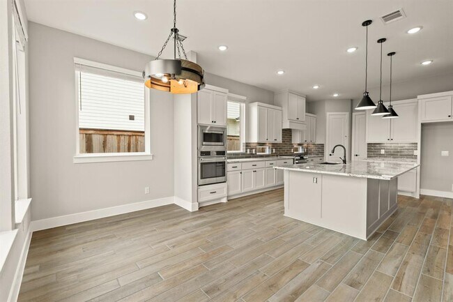 Building Photo - 32707 Fly Fish Wy