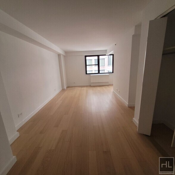 Building Photo - East 39th Street