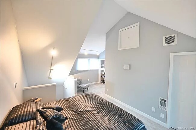 Third Floor/Bedroom - 95 Country Pl