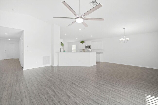 Building Photo - 146 Old Canoe Ln