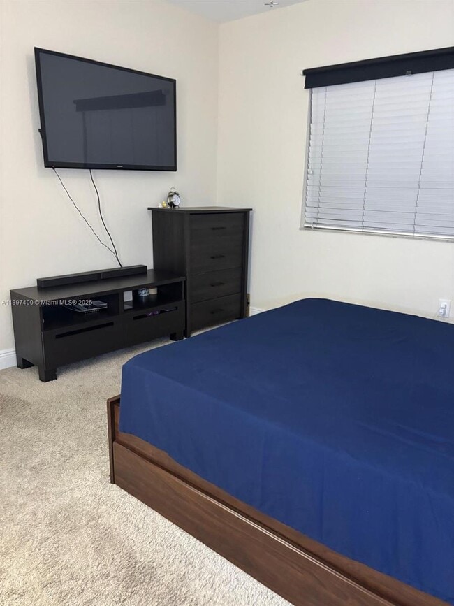 Building Photo - Modern Spacious 3-Bedroom 2-Story Condo in...