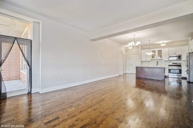 Building Photo - 6000 N Cicero Ave