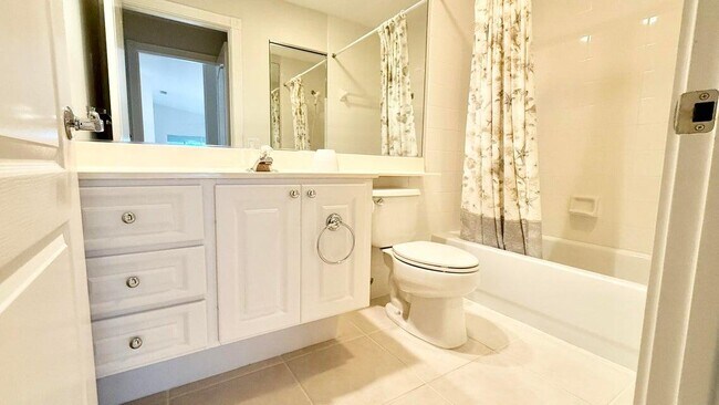 Building Photo - 7701 Pine Island Way