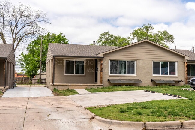 Building Photo - 6102 E Oakwood Dr