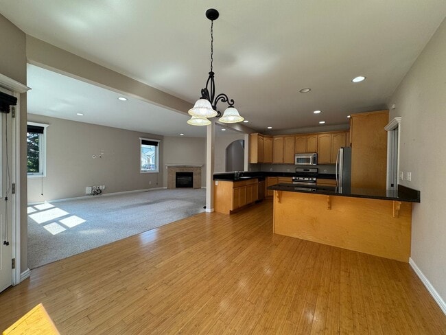 Building Photo - 4467 Castlerock Dr