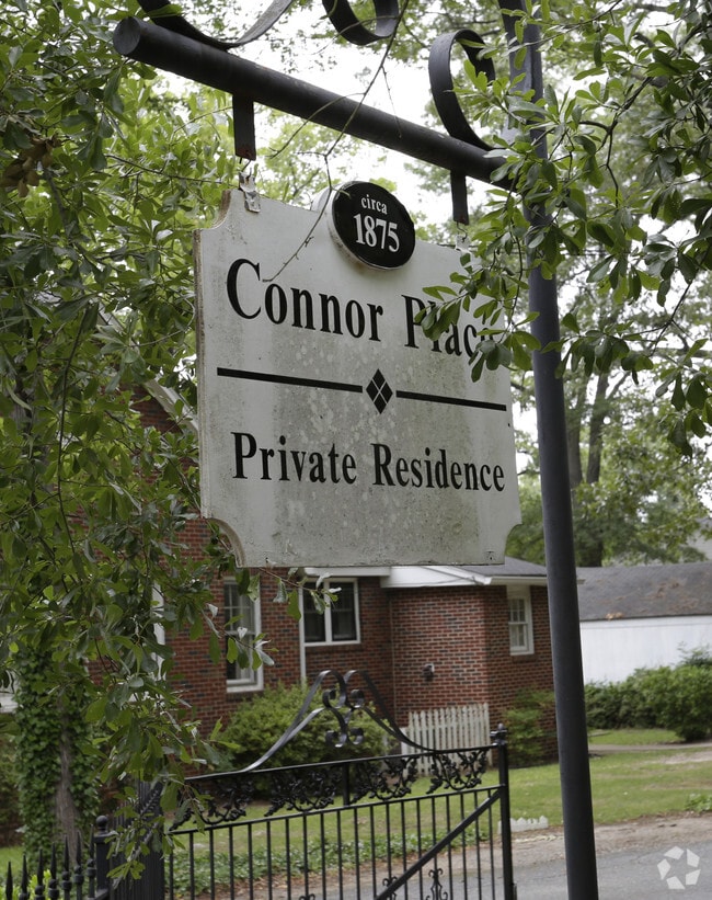 Building Photo - 181 N Fairview Ave