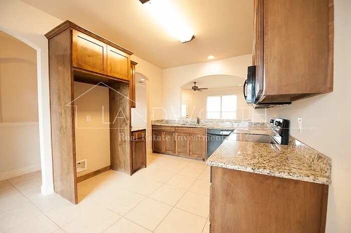 Building Photo - 4620 Angus Dr