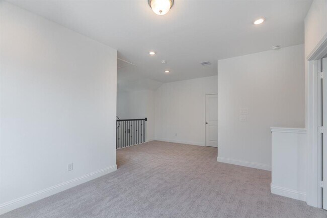 Building Photo - 11219 Tropical Forest Way