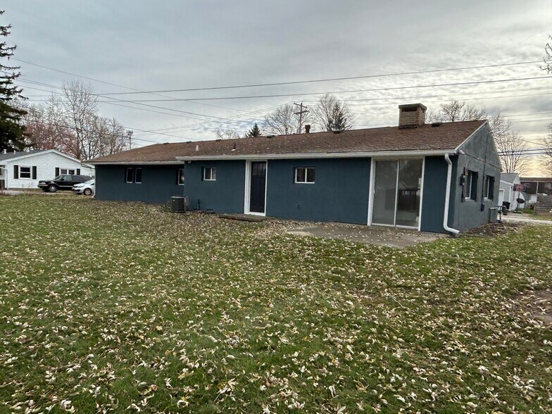 Building Photo - 810 Mc Connell St