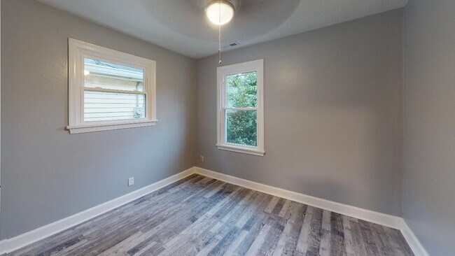 Building Photo - 1619 Bluegrass Ave