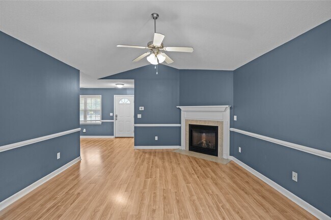 Building Photo - 202 Fairmount Way