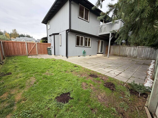 Building Photo - 904 Avalon Ct SE