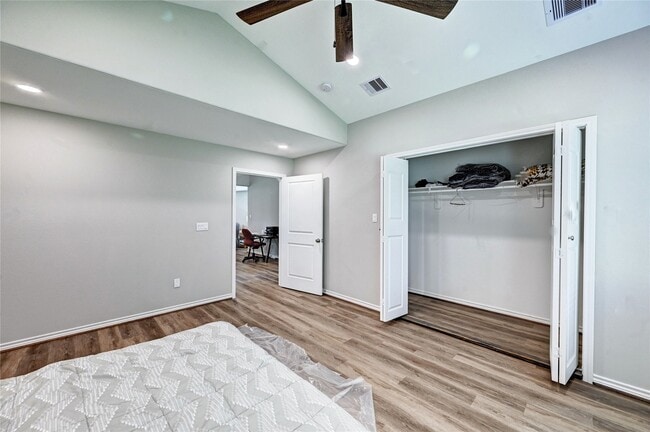 Building Photo - 268 Sunrise Dr