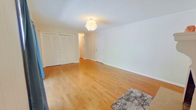 Building Photo - 3314 Jura Dr