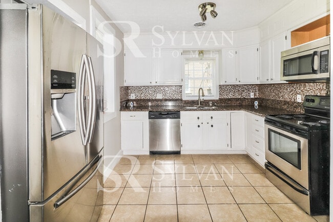 Building Photo - Adorable 3BR Home Available Now!