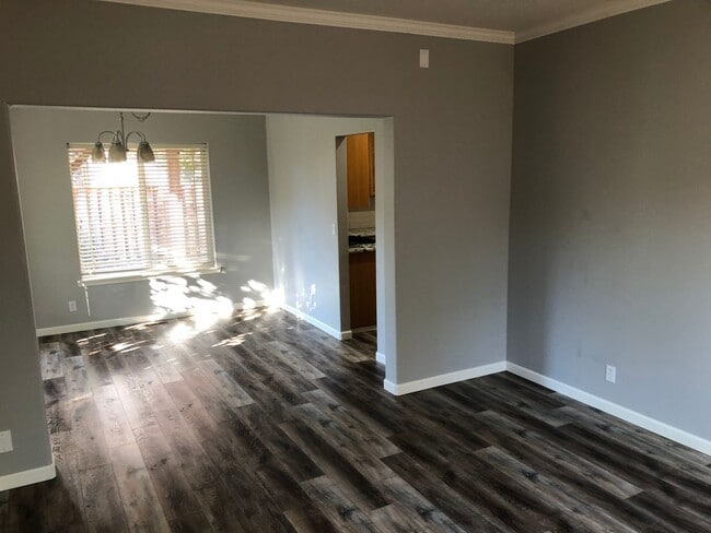 Building Photo - 2687 NW Oak Ridge Dr