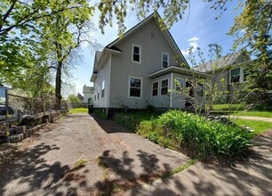 Building Photo - 725 N 9th Ave E