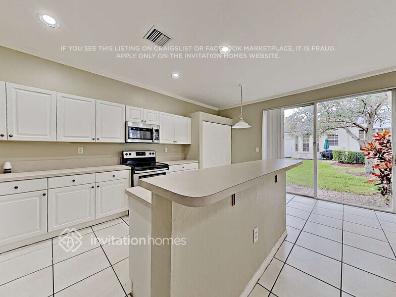 Building Photo - 18710 SW 25th Ct