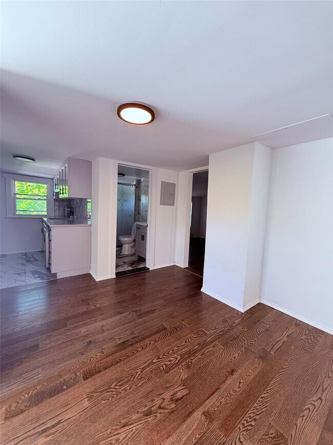 Building Photo - 815 Carpenter Pl