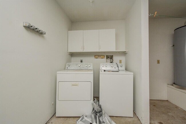 Building Photo - 2119 Landcircle Ct