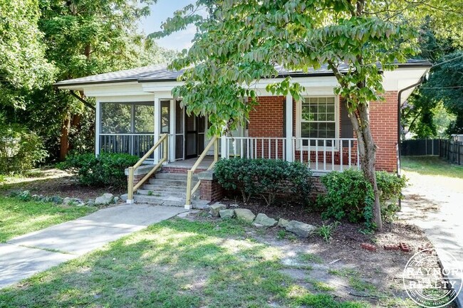 Building Photo - 223 S Main St