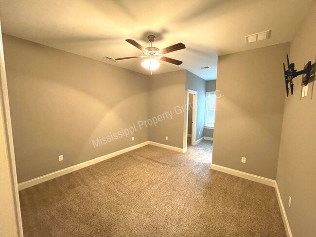 Building Photo - 4BR/4.5BA For Rent
