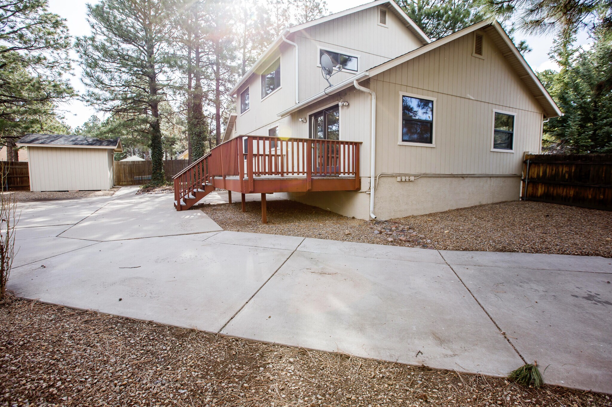 Building Photo - 2562 N Fox Run Dr