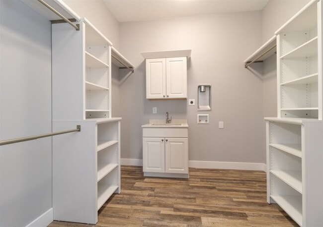 Building Photo - 805 28th St NW