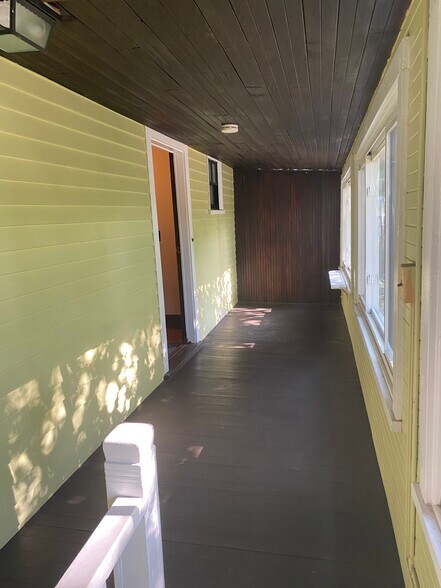 3 Season Porch/Front Entry - 8 Allston St