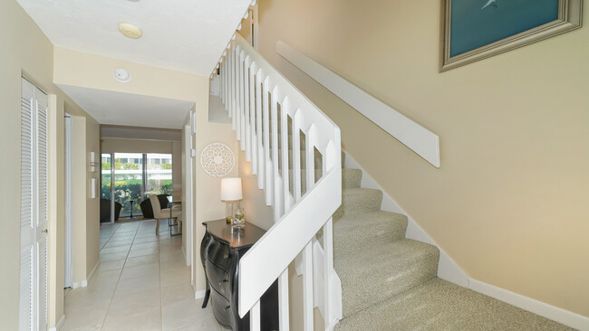 Building Photo - 6019 W Peppertree Way