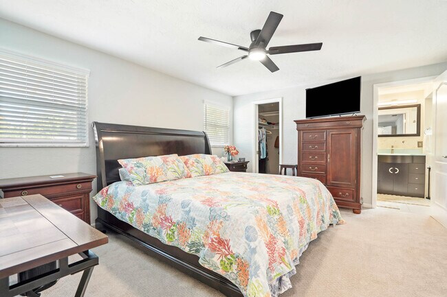 Building Photo - 3003 W Vina Del Mar Blvd