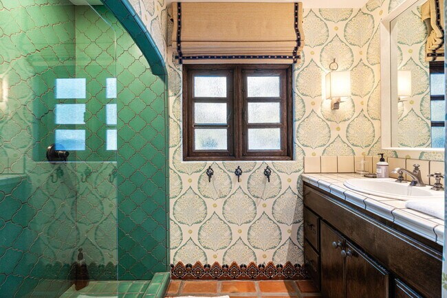 Building Photo - 535 N Belardo Rd