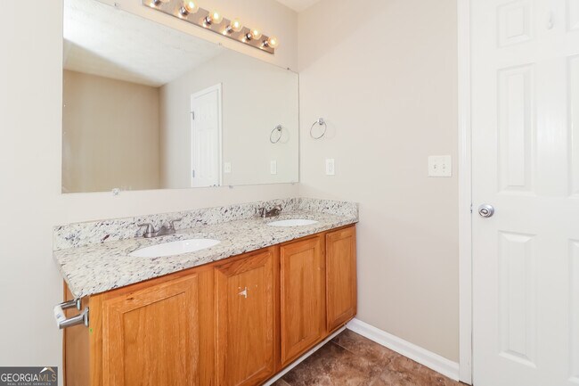 Building Photo - 485 Cathedral Dr
