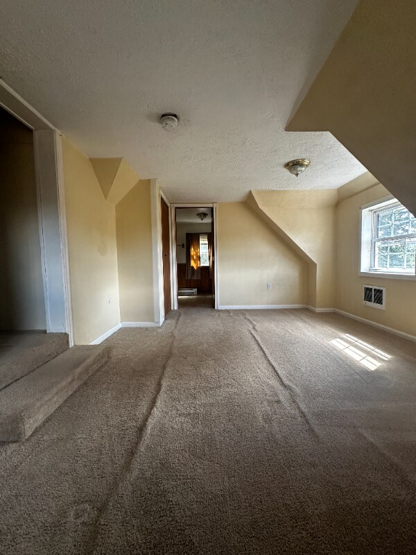 Building Photo - 610 Pine St