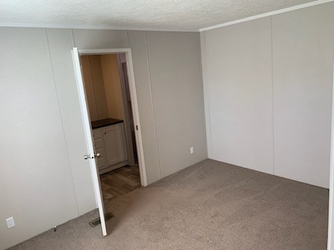 Building Photo - 160 Forrest Ave