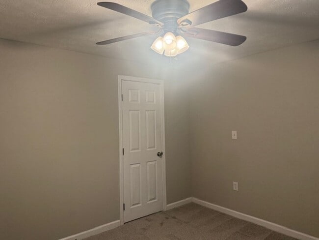 Building Photo - Beautifully Updated 5BR / 3.5 Bath Brick Ranch with Finished Basement!