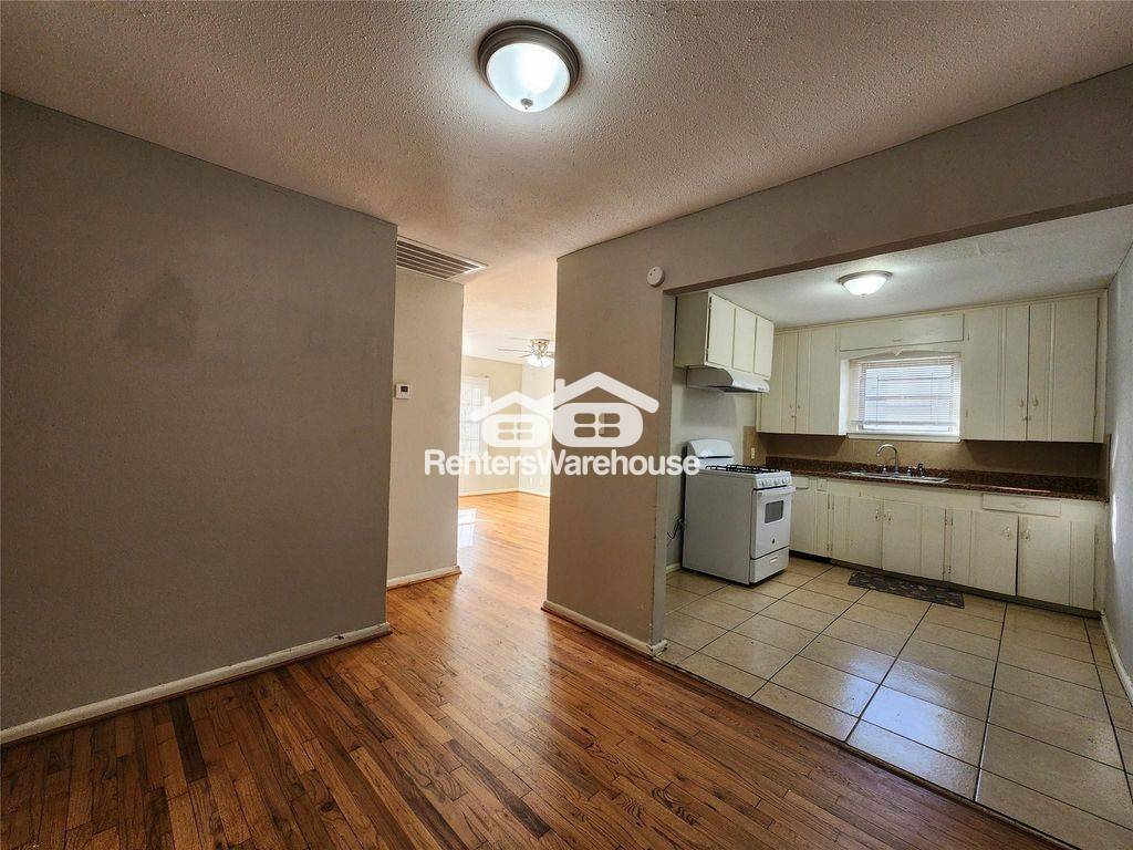 Building Photo - 7937 Oak Knoll Ln