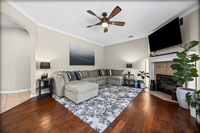 Building Photo - 13019 Scofield Farms Dr