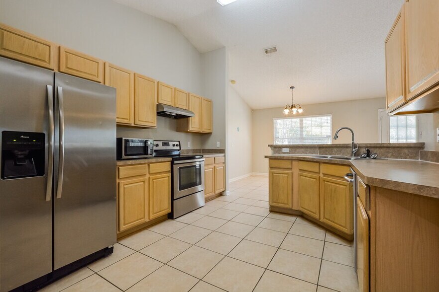 Building Photo - 2119 Dumas Dr