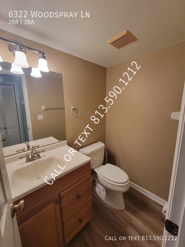 Building Photo - Spacious Temple Terrace Townhome