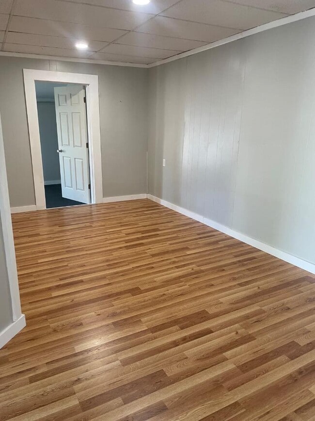 Building Photo - 626 Holly St