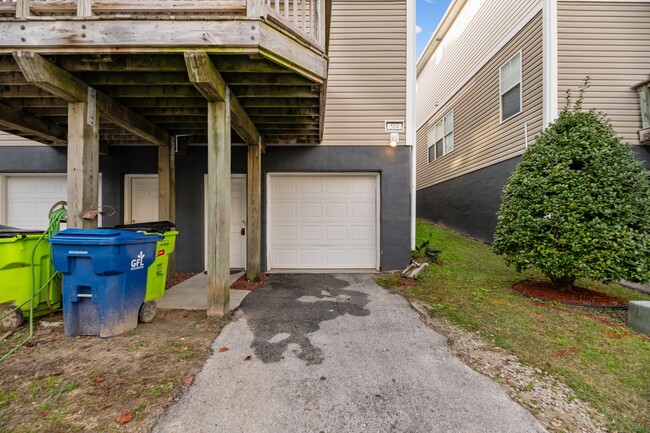 Building Photo - 504 Sea Knight Ln