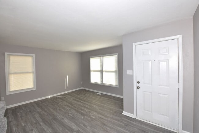 Building Photo - 4 BEDROOM HOME LOCATED IN SOUTH CHESEPEAKE. MUST SEE !!!!!!!!!!!