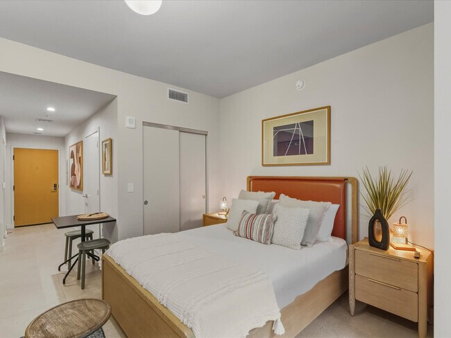 Building Photo - 11 NE 6th St