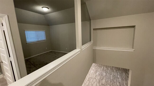 Building Photo - 5802 Golden Peak Ln