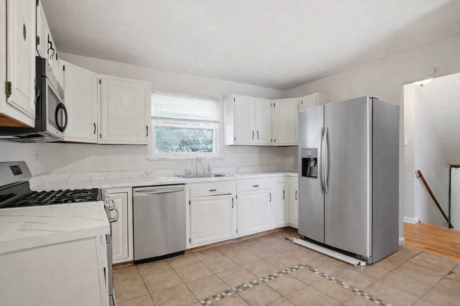 Building Photo - 704 Carlsbad Rd